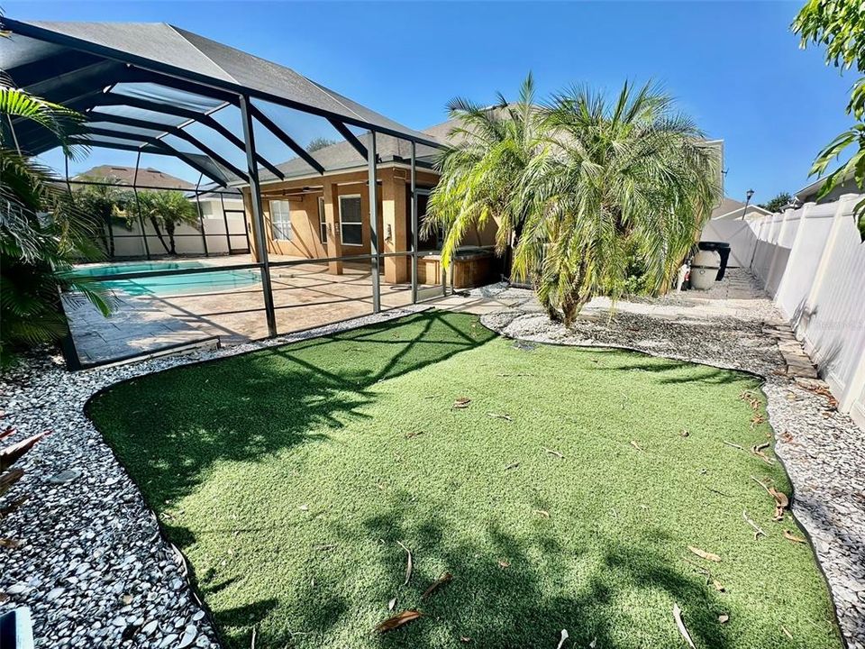 For Sale: $529,900 (3 beds, 3 baths, 2571 Square Feet)