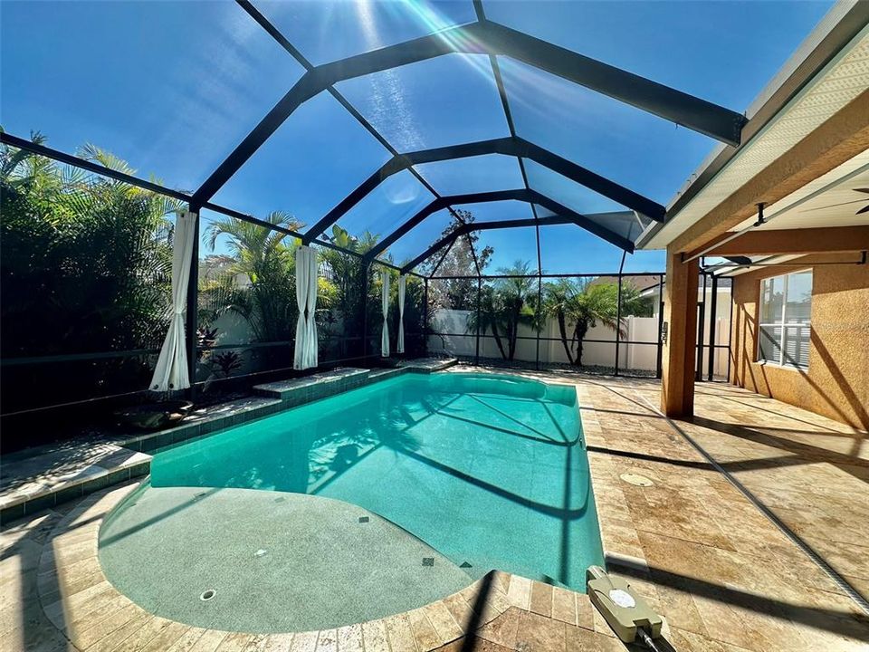 For Sale: $529,900 (3 beds, 3 baths, 2571 Square Feet)