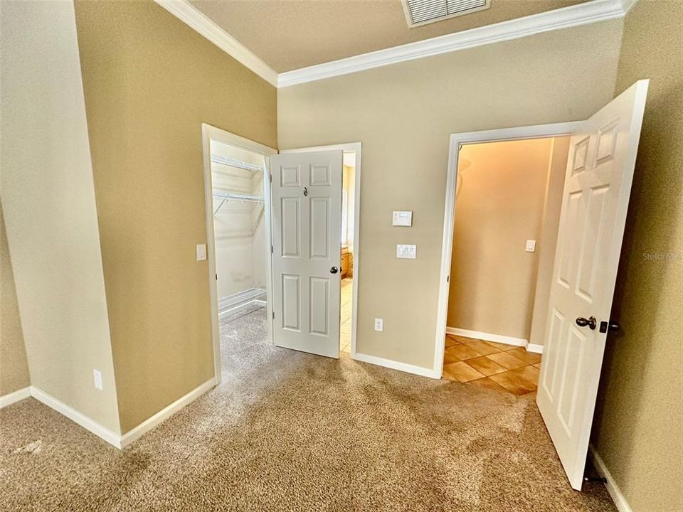 For Sale: $529,900 (3 beds, 3 baths, 2571 Square Feet)