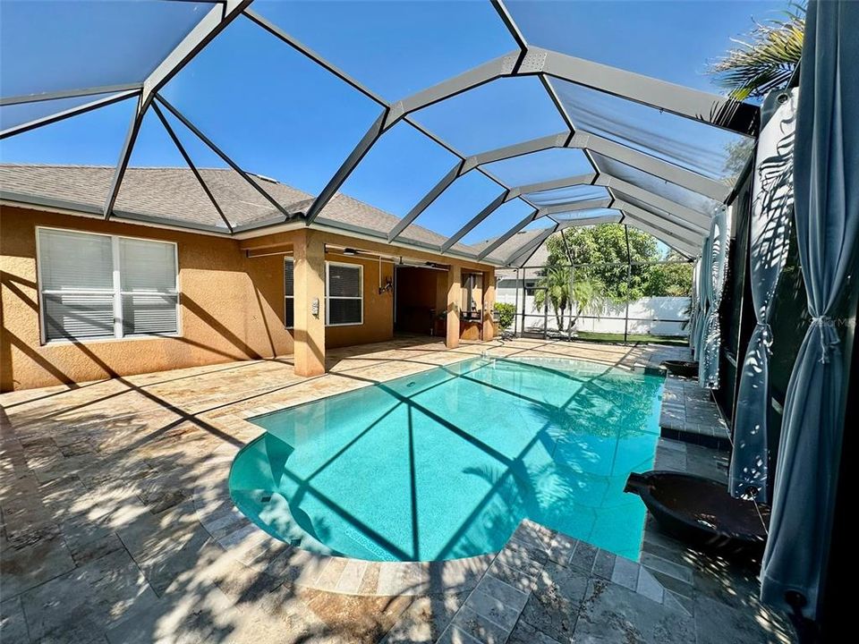 For Sale: $529,900 (3 beds, 3 baths, 2571 Square Feet)