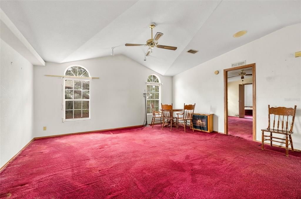 For Sale: $475,000 (3 beds, 2 baths, 1728 Square Feet)