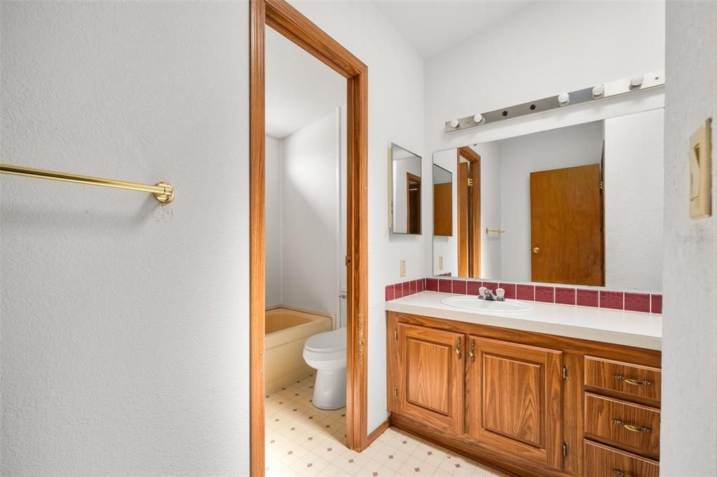 For Sale: $475,000 (3 beds, 2 baths, 1728 Square Feet)