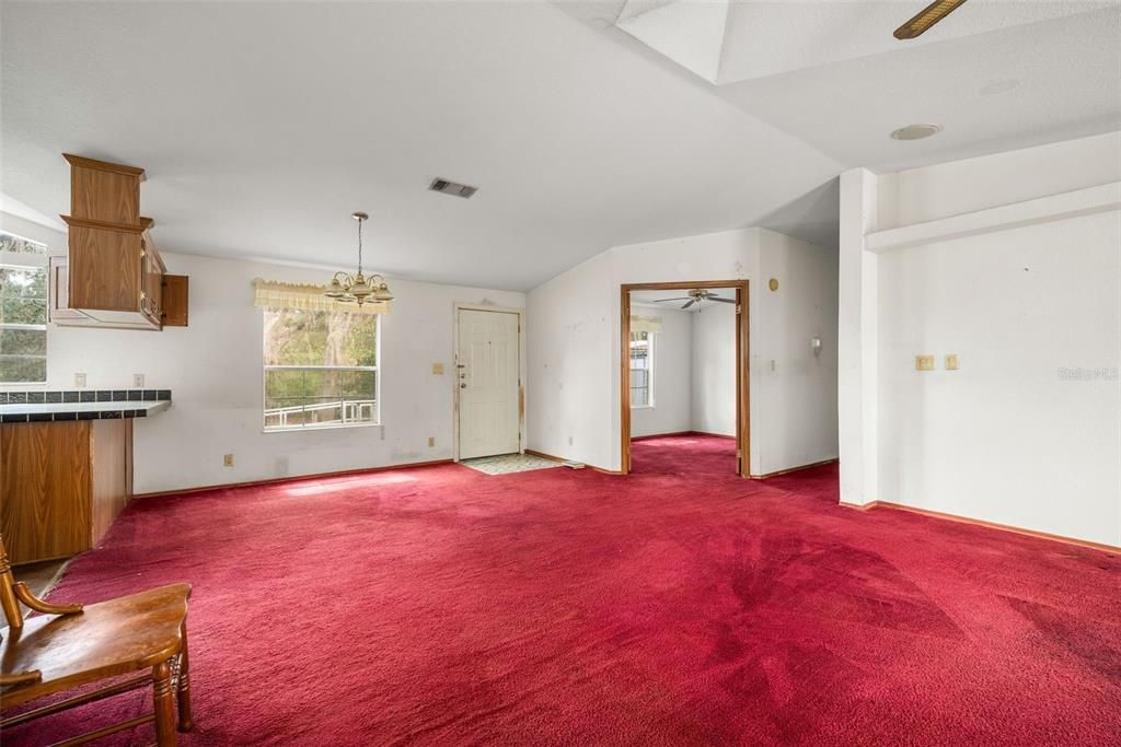 For Sale: $475,000 (3 beds, 2 baths, 1728 Square Feet)