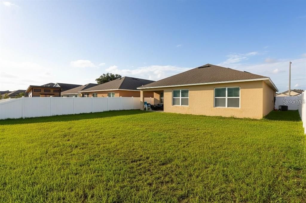 For Rent: $1,899 (3 beds, 2 baths, 1690 Square Feet)