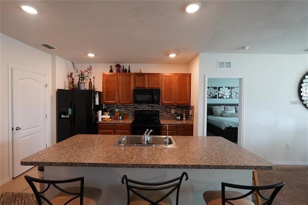 For Rent: $1,899 (3 beds, 2 baths, 1690 Square Feet)