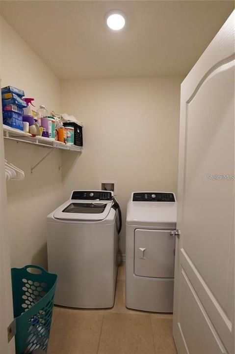 For Rent: $1,899 (3 beds, 2 baths, 1690 Square Feet)