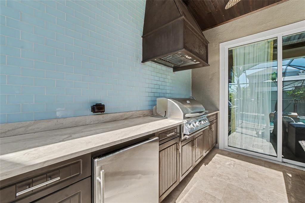 En Venta: $749,900 (4 camas, 3 baños, 2599 Pies cuadrados)