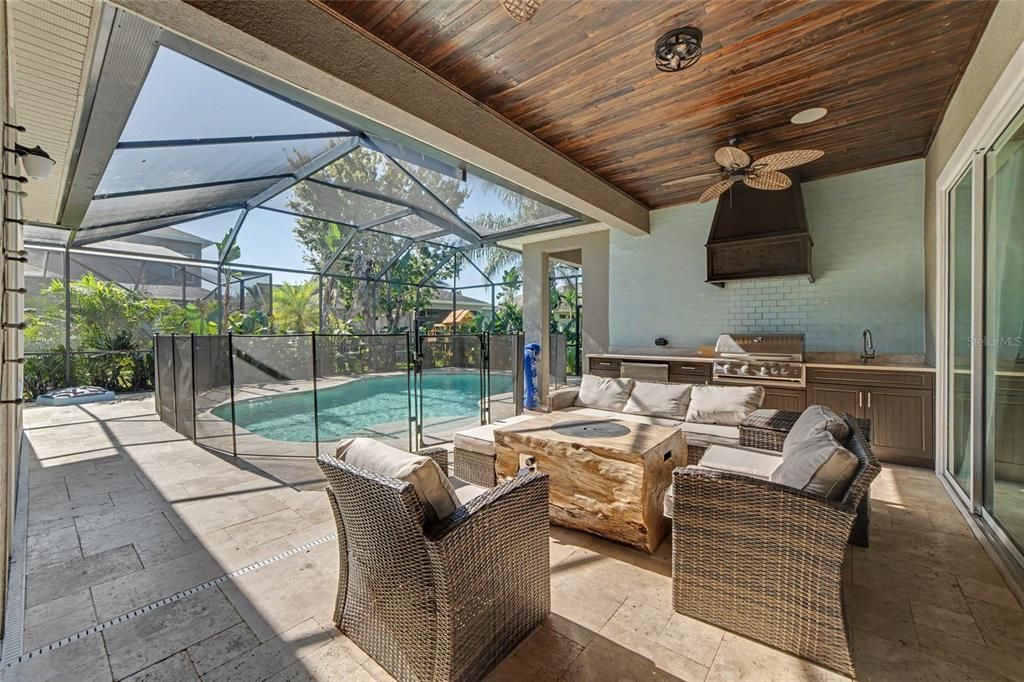 En Venta: $749,900 (4 camas, 3 baños, 2599 Pies cuadrados)