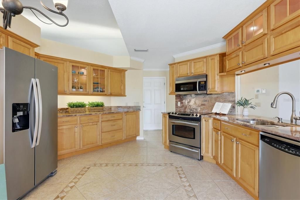 For Sale: $510,000 (2 beds, 3 baths, 2033 Square Feet)
