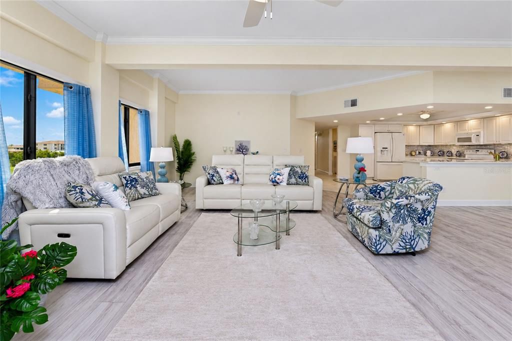 На продажу: $489,900 (4 спален, 2 ванн, 2358 Квадратных фут)