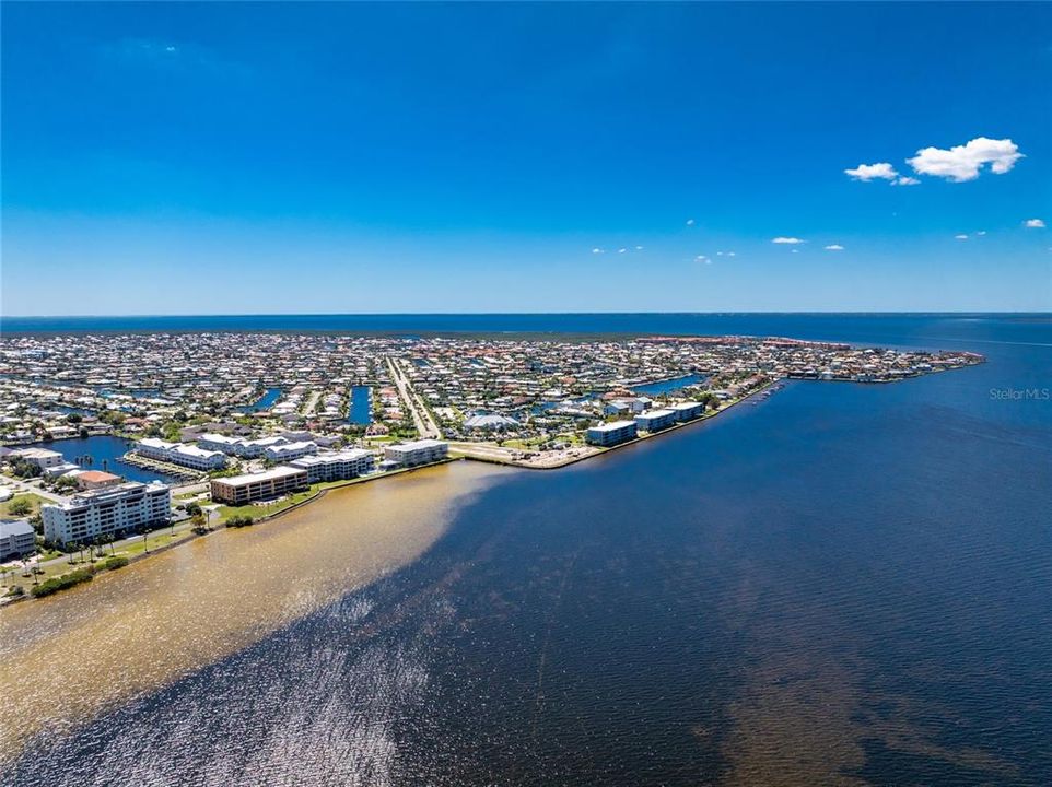 На продажу: $489,900 (4 спален, 2 ванн, 2358 Квадратных фут)