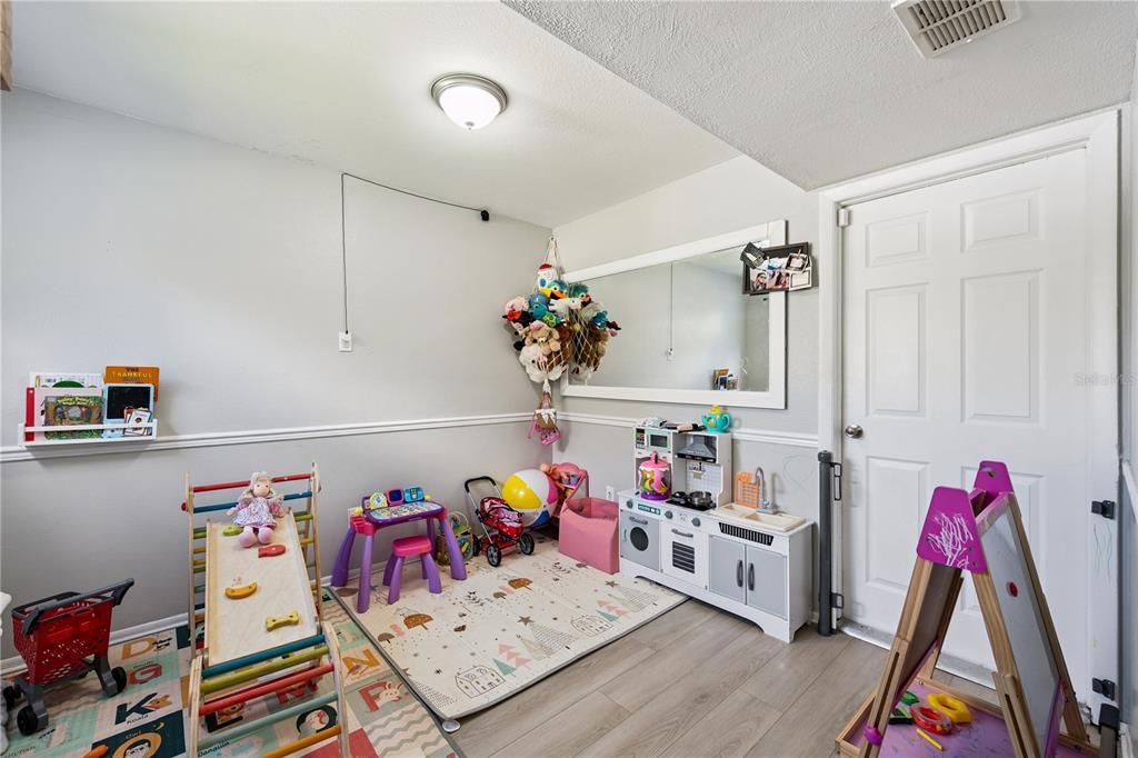 En Venta: $308,000 (3 camas, 2 baños, 1342 Pies cuadrados)