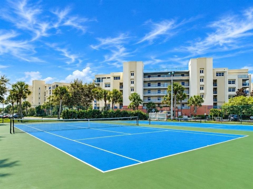 На продажу: $415,000 (3 спален, 2 ванн, 1601 Квадратных фут)