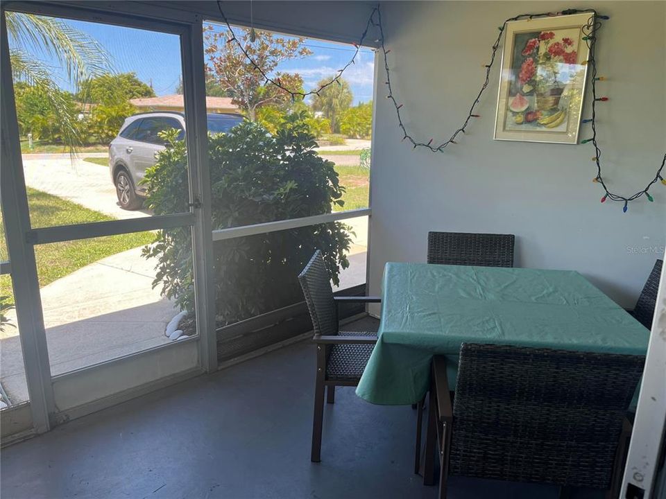For Rent: $1,900 (2 beds, 2 baths, 785 Square Feet)