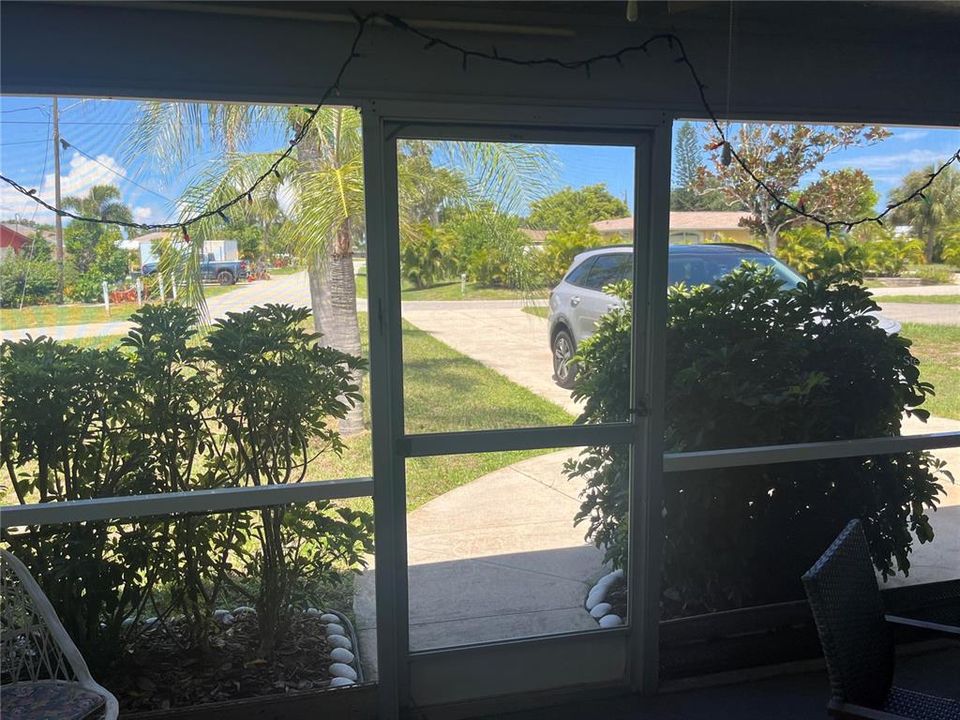 For Rent: $1,900 (2 beds, 2 baths, 785 Square Feet)