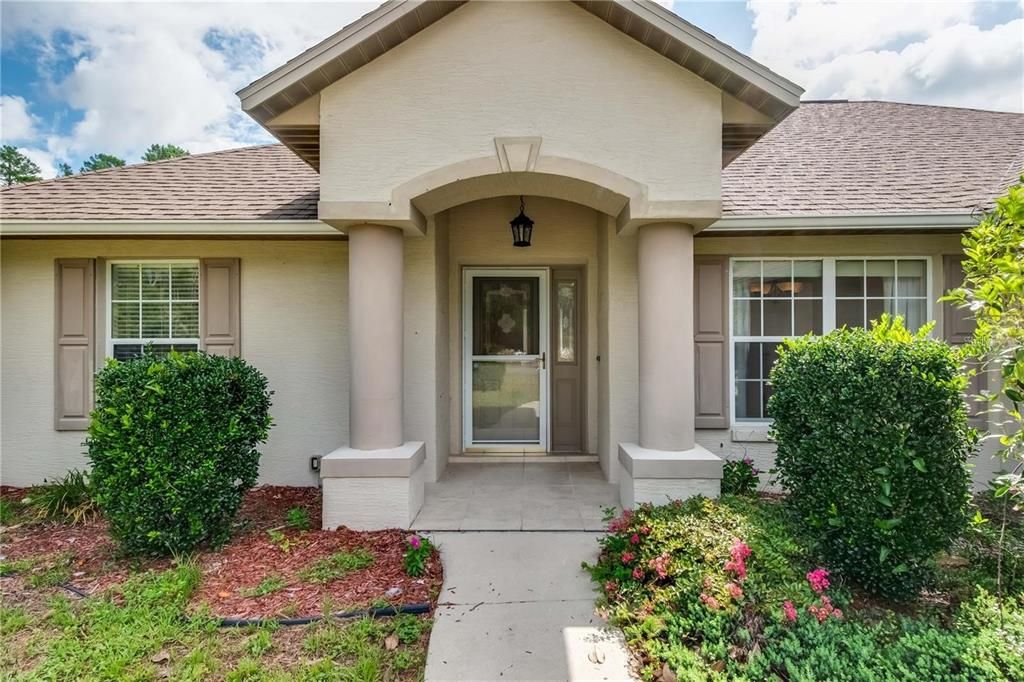 For Rent: $2,495 (3 beds, 2 baths, 1703 Square Feet)