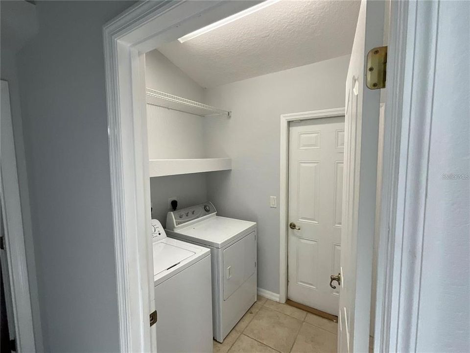For Rent: $2,495 (3 beds, 2 baths, 1703 Square Feet)