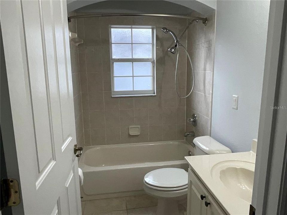 For Rent: $2,495 (3 beds, 2 baths, 1703 Square Feet)
