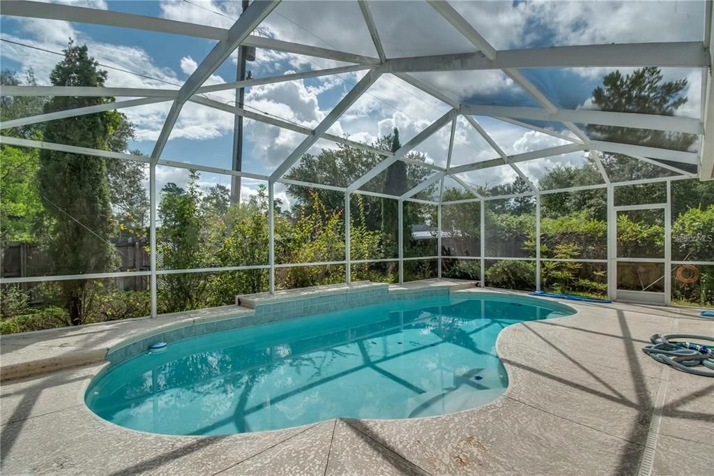 For Rent: $2,495 (3 beds, 2 baths, 1703 Square Feet)