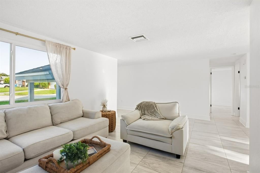 For Sale: $299,000 (3 beds, 2 baths, 1176 Square Feet)