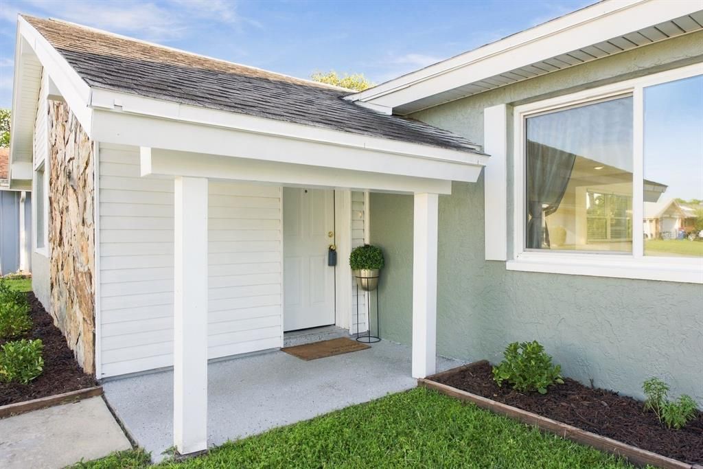 For Sale: $299,000 (3 beds, 2 baths, 1176 Square Feet)