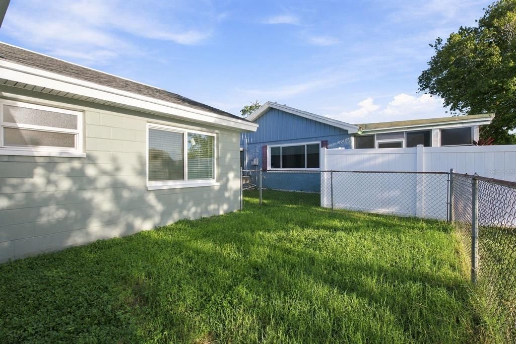 For Sale: $299,000 (3 beds, 2 baths, 1176 Square Feet)