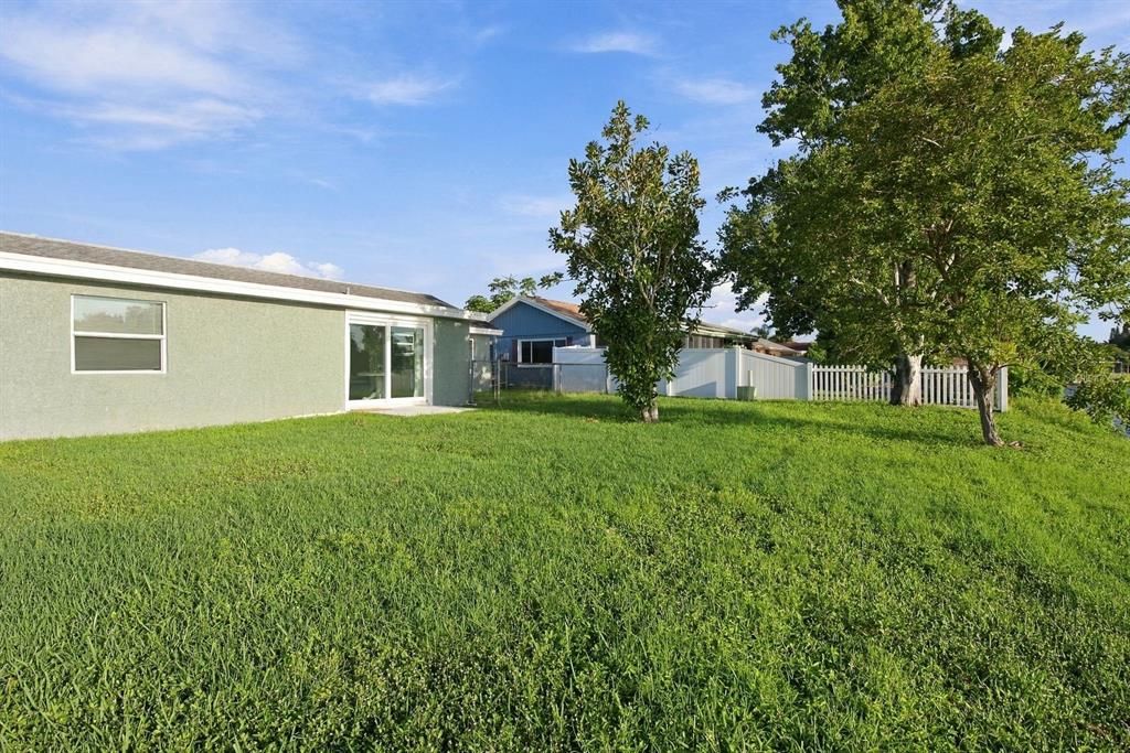 For Sale: $299,000 (3 beds, 2 baths, 1176 Square Feet)