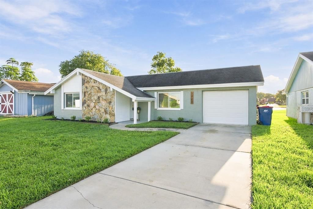 For Sale: $299,000 (3 beds, 2 baths, 1176 Square Feet)