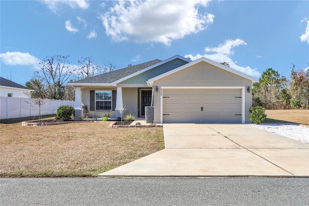 For Rent: $2,100 (3 beds, 2 baths, 1541 Square Feet)