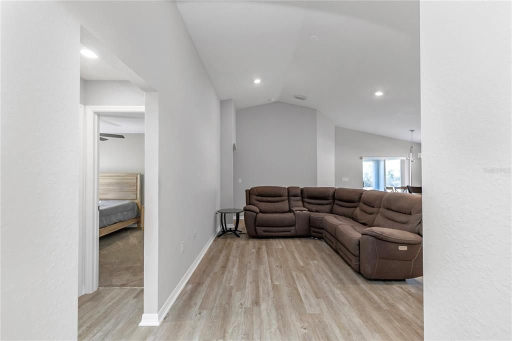 For Rent: $2,100 (3 beds, 2 baths, 1541 Square Feet)
