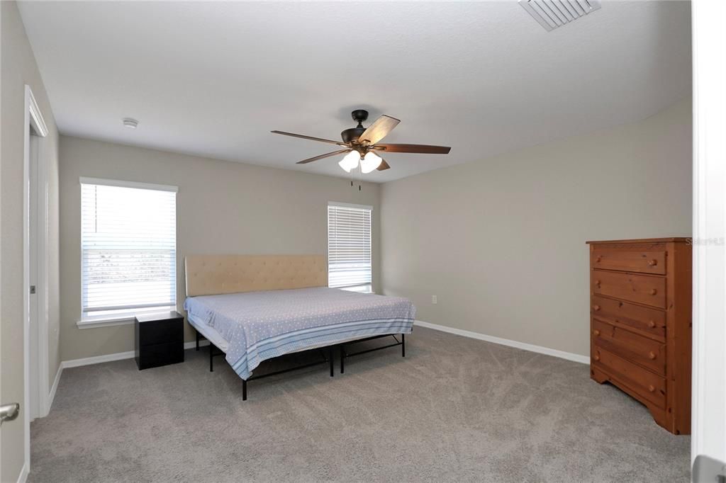For Rent: $2,100 (3 beds, 2 baths, 1541 Square Feet)
