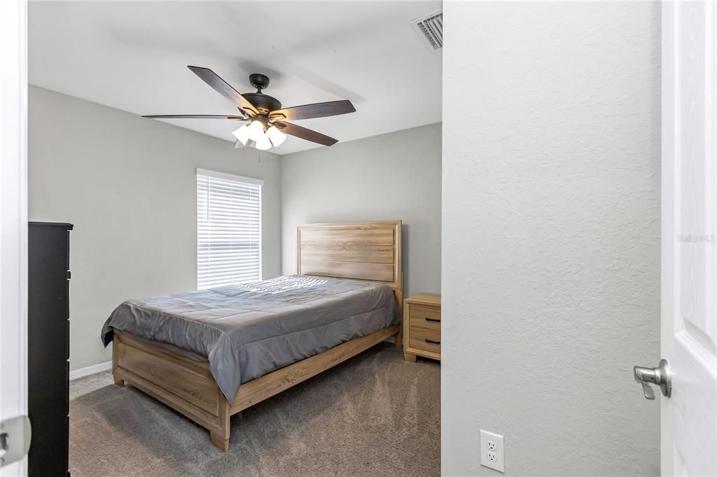 For Rent: $2,100 (3 beds, 2 baths, 1541 Square Feet)