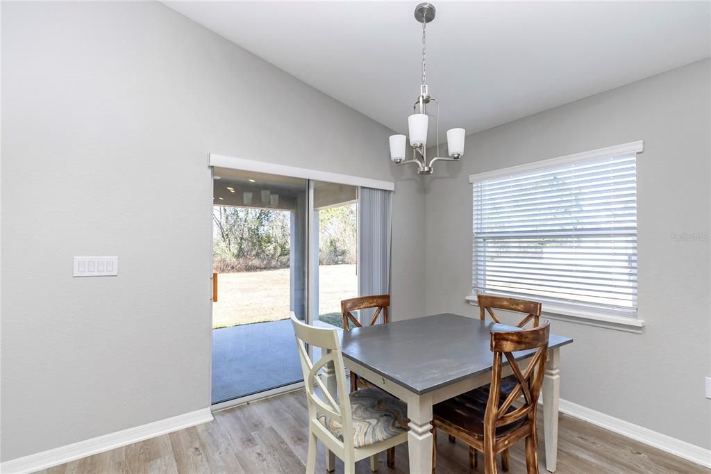 For Rent: $2,100 (3 beds, 2 baths, 1541 Square Feet)