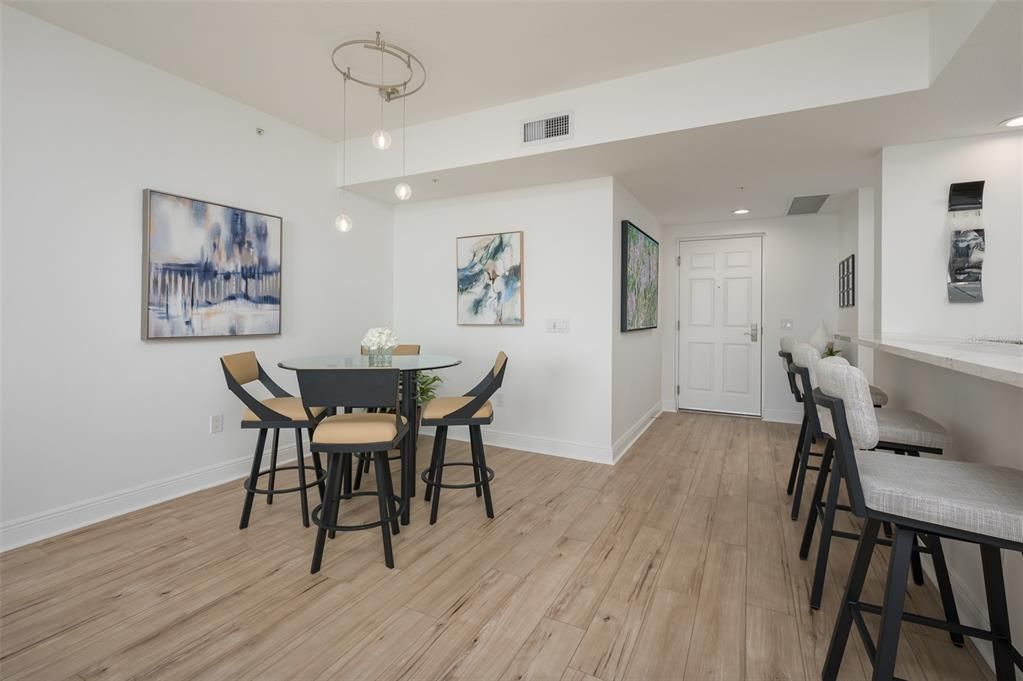 For Sale: $949,000 (2 beds, 2 baths, 1323 Square Feet)