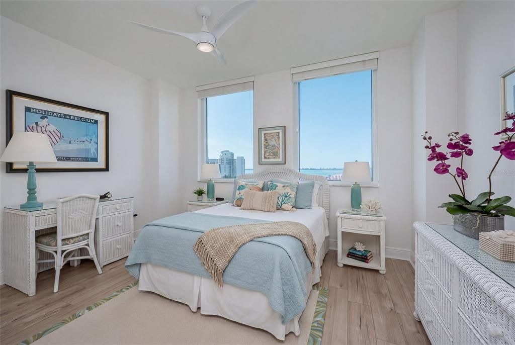 For Sale: $949,000 (2 beds, 2 baths, 1323 Square Feet)
