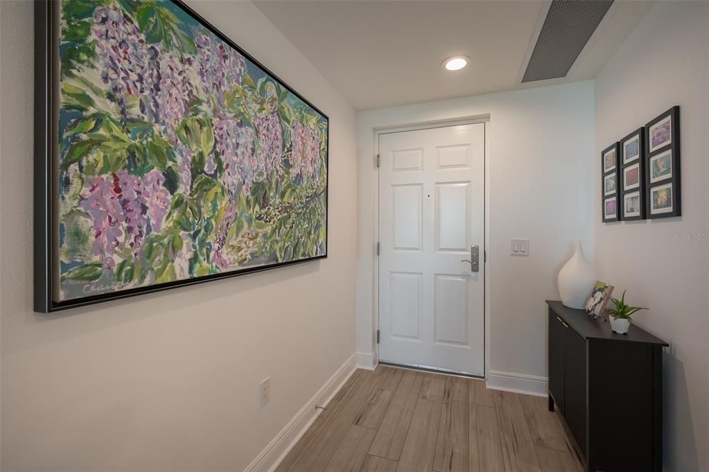 For Sale: $949,000 (2 beds, 2 baths, 1323 Square Feet)