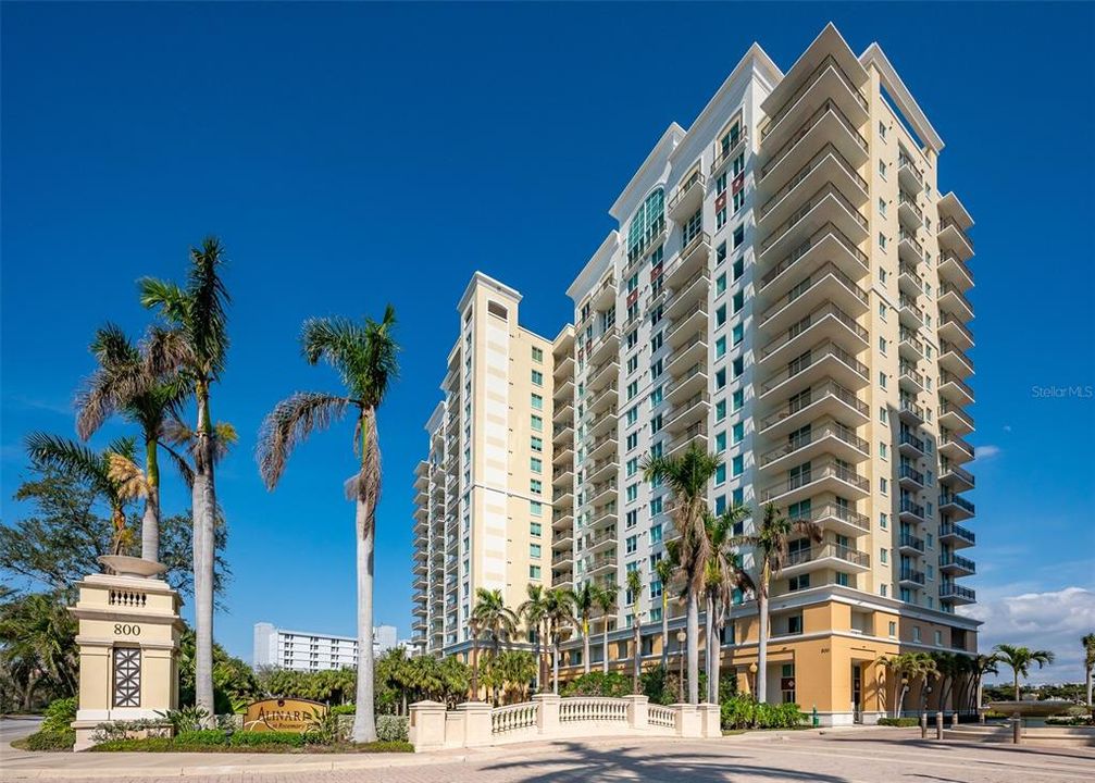 For Sale: $949,000 (2 beds, 2 baths, 1323 Square Feet)