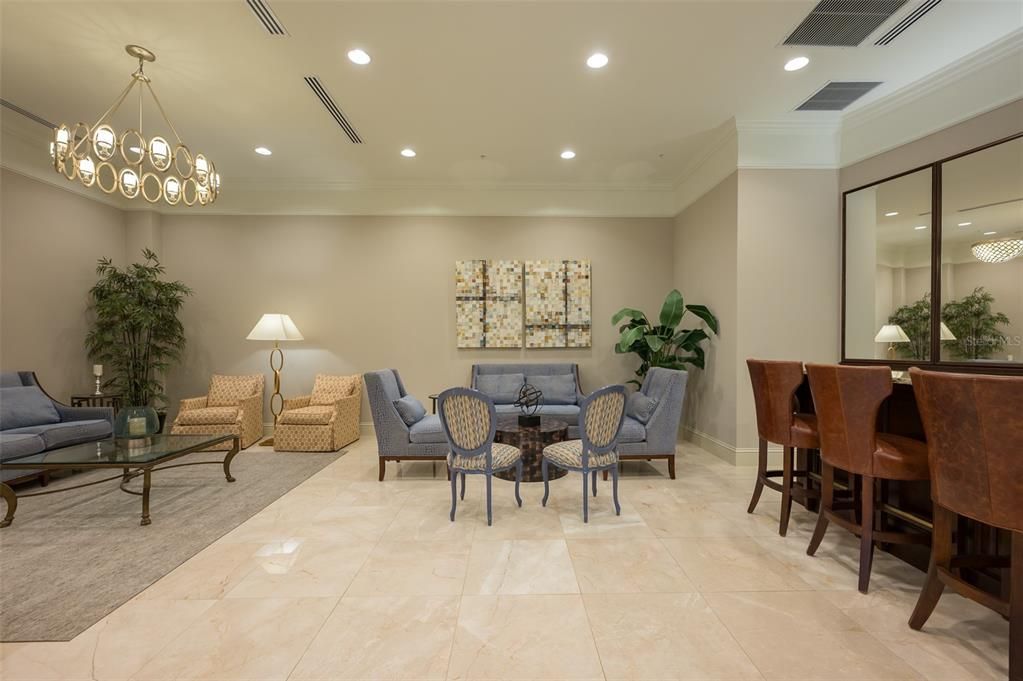 For Sale: $949,000 (2 beds, 2 baths, 1323 Square Feet)