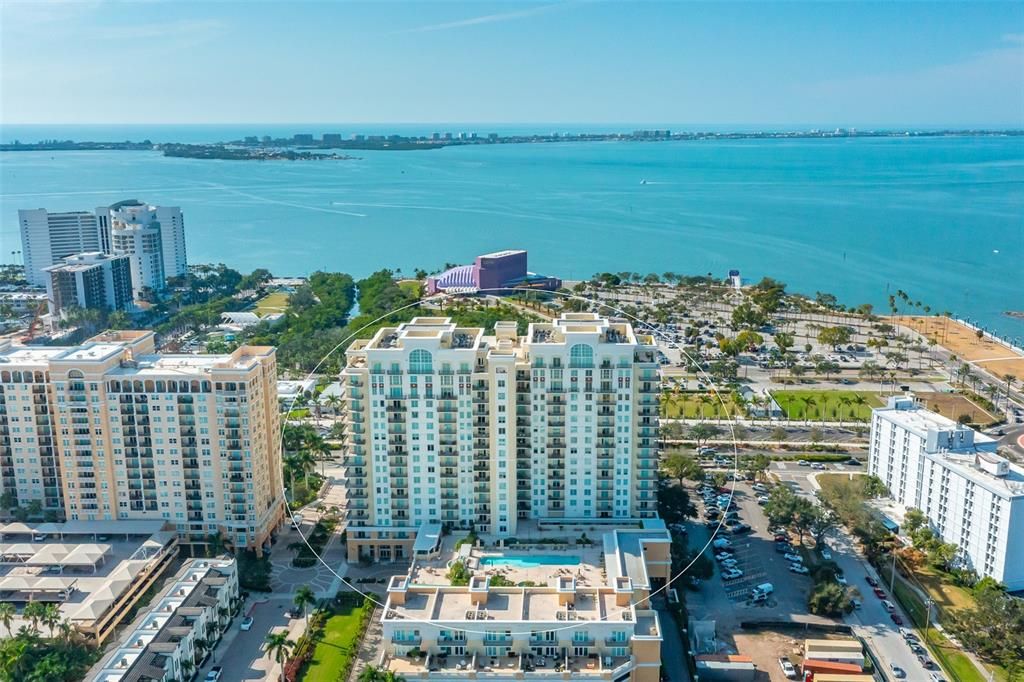 For Sale: $949,000 (2 beds, 2 baths, 1323 Square Feet)