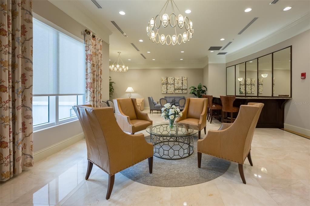 For Sale: $949,000 (2 beds, 2 baths, 1323 Square Feet)