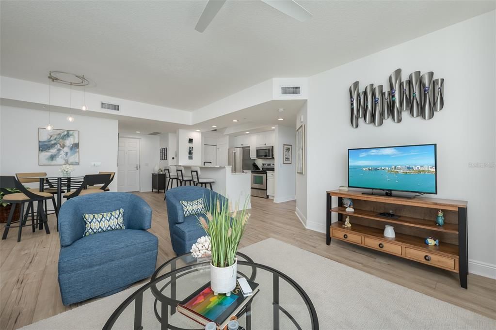 For Sale: $949,000 (2 beds, 2 baths, 1323 Square Feet)
