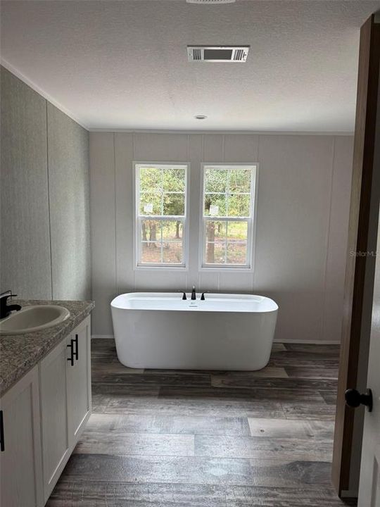 For Sale: $269,900 (3 beds, 2 baths, 1493 Square Feet)