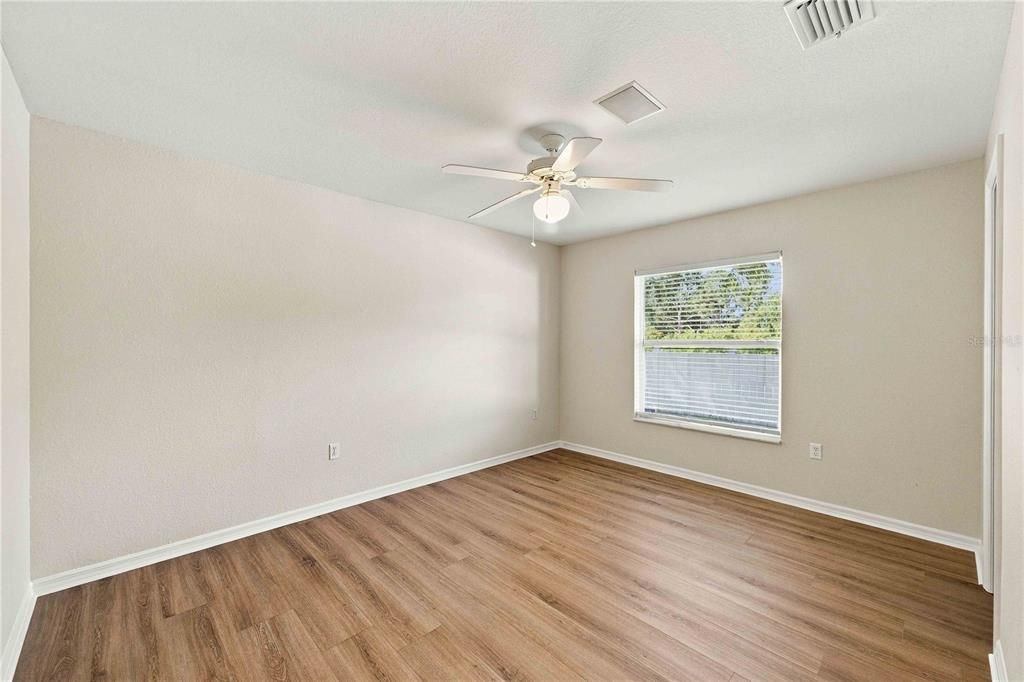 На продажу: $799,900 (4 спален, 2 ванн, 2432 Квадратных фут)