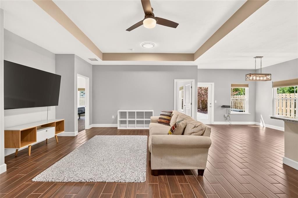 En Venta: $424,900 (3 camas, 2 baños, 1767 Pies cuadrados)