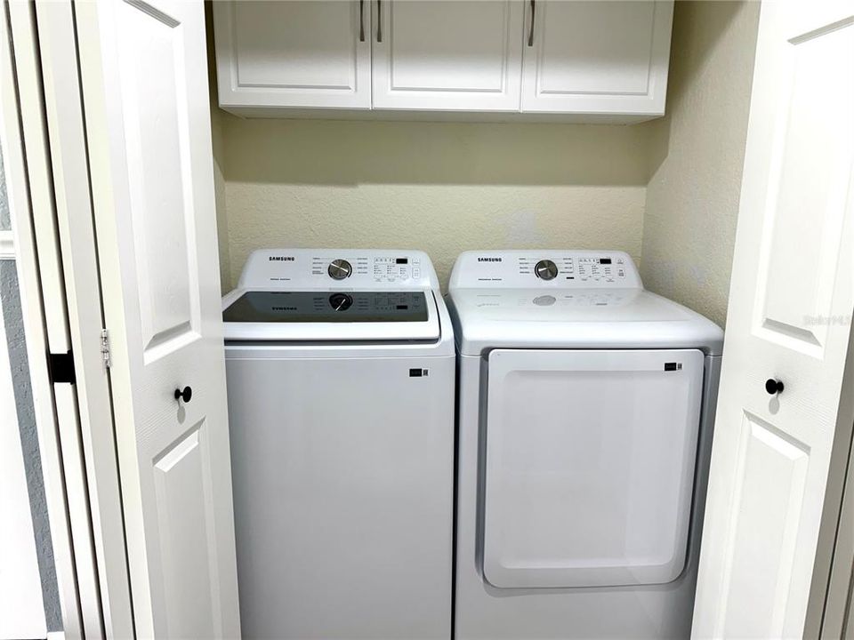 For Sale: $298,000 (2 beds, 2 baths, 1356 Square Feet)