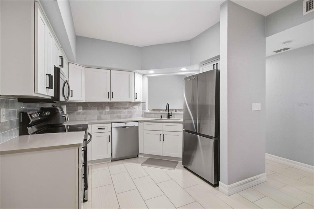 For Sale: $298,000 (2 beds, 2 baths, 1356 Square Feet)