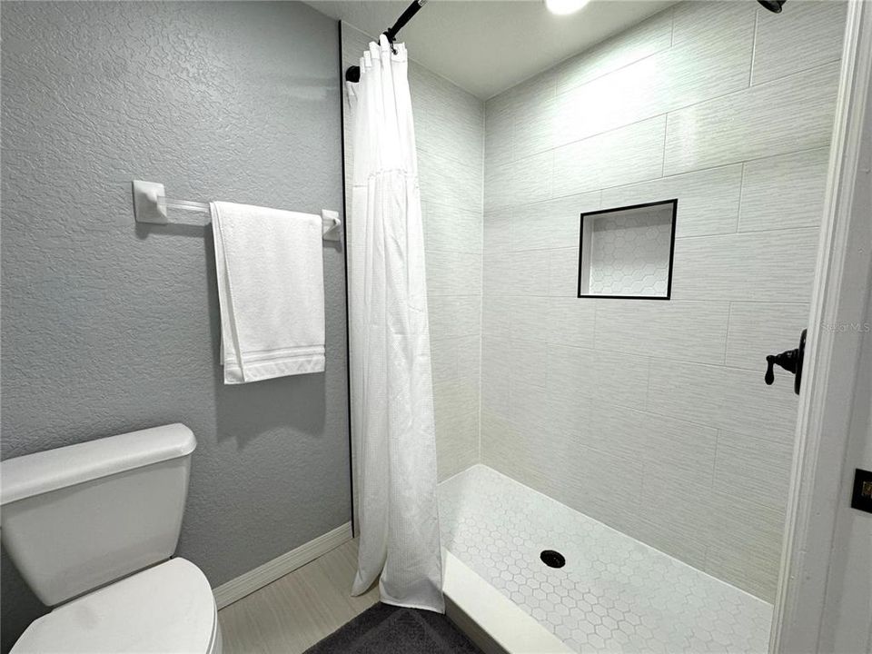 For Sale: $298,000 (2 beds, 2 baths, 1356 Square Feet)