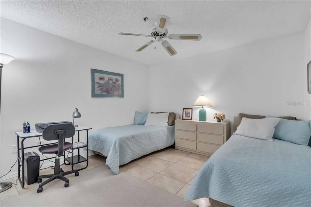 For Sale: $195,000 (2 beds, 2 baths, 1202 Square Feet)