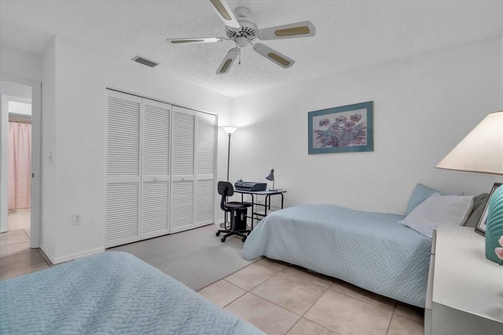 For Sale: $195,000 (2 beds, 2 baths, 1202 Square Feet)