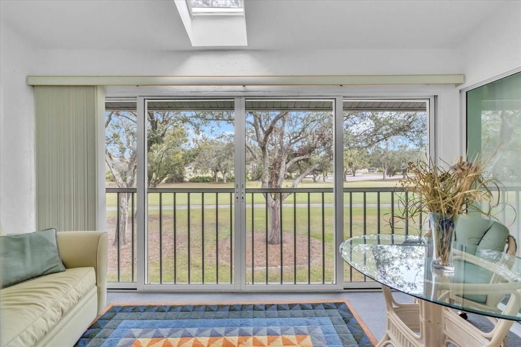 For Sale: $195,000 (2 beds, 2 baths, 1202 Square Feet)